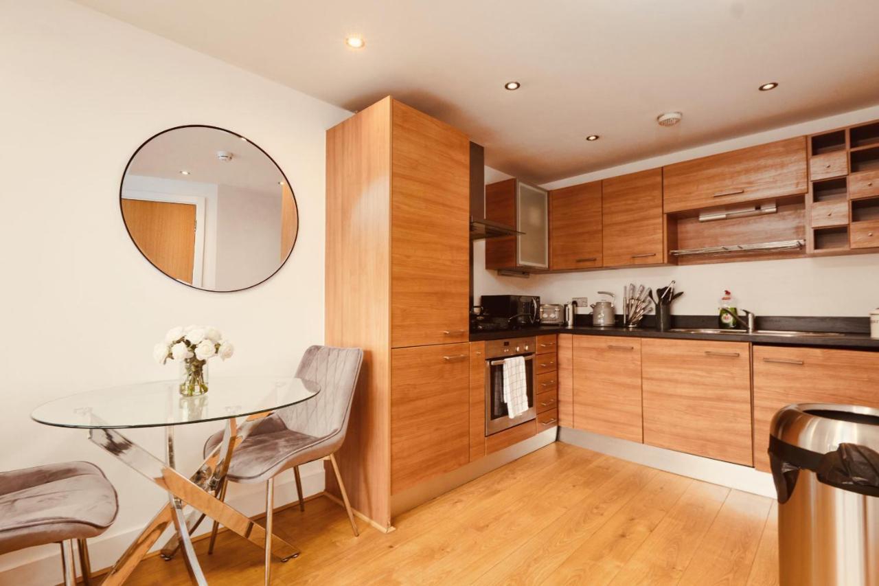 Deluxe City Modern Apt&Free Parking No Balcony Лидс Экстерьер фото